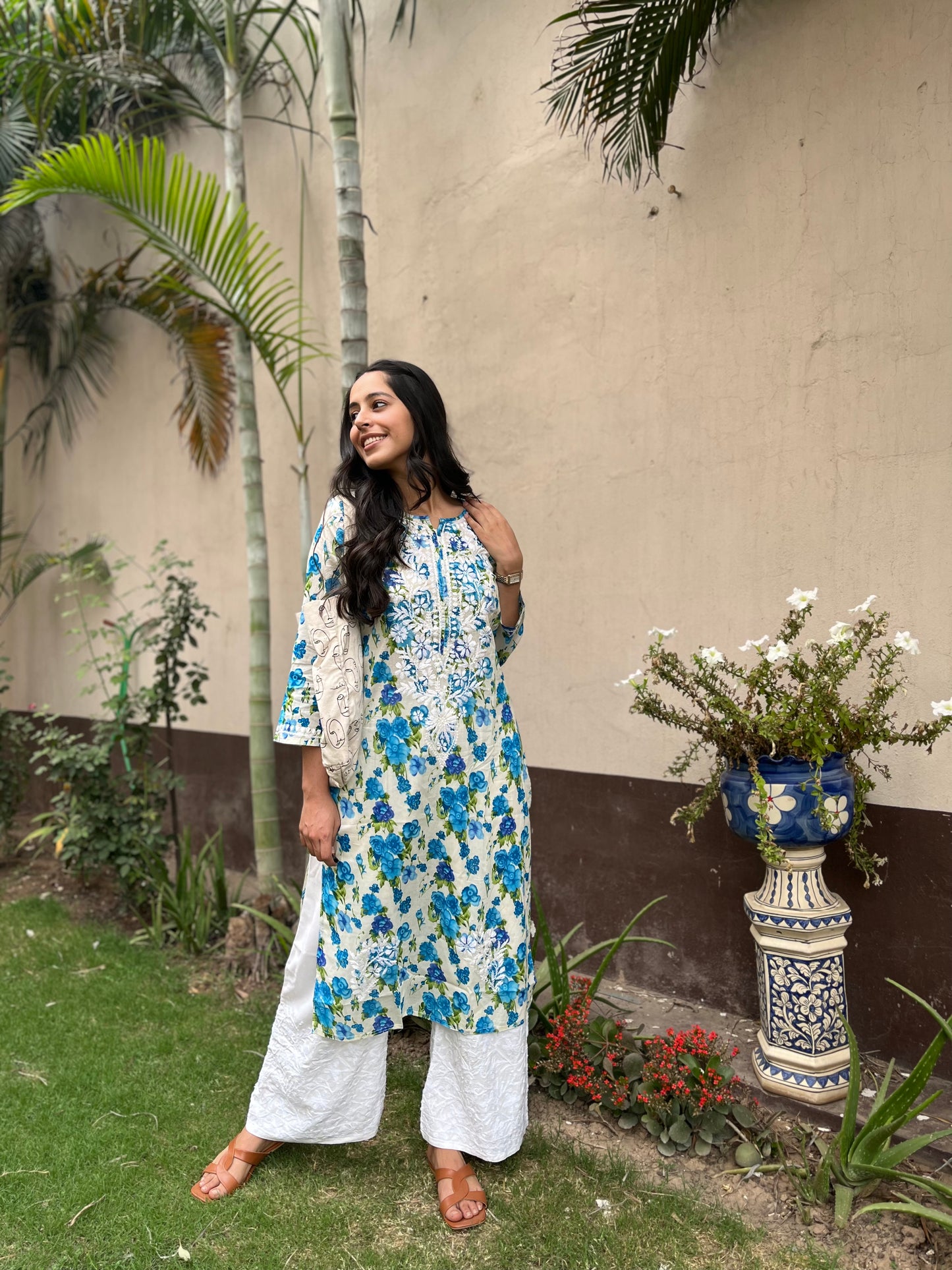 Adila Mulmul Kurta