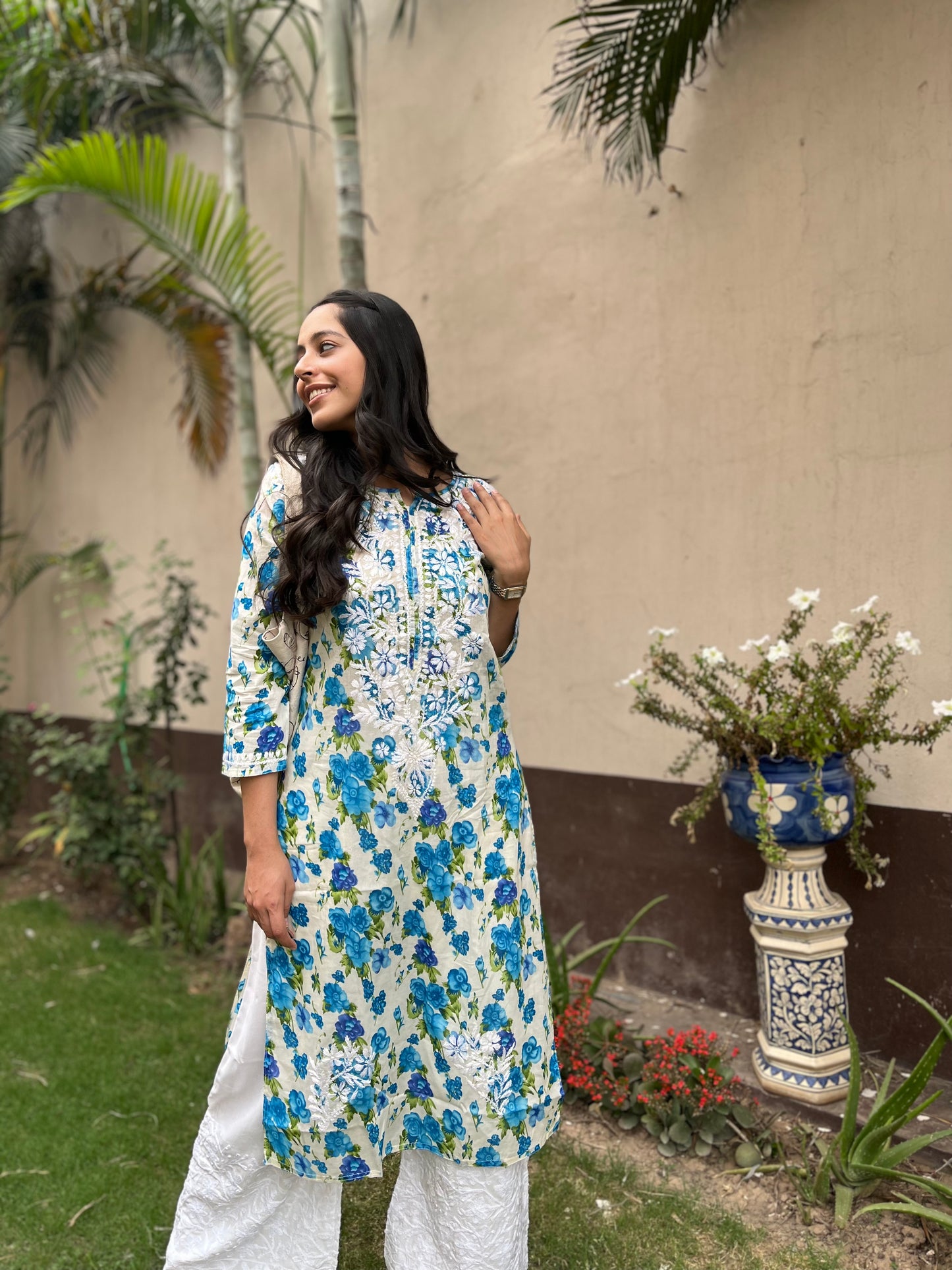 Adila Mulmul Kurta