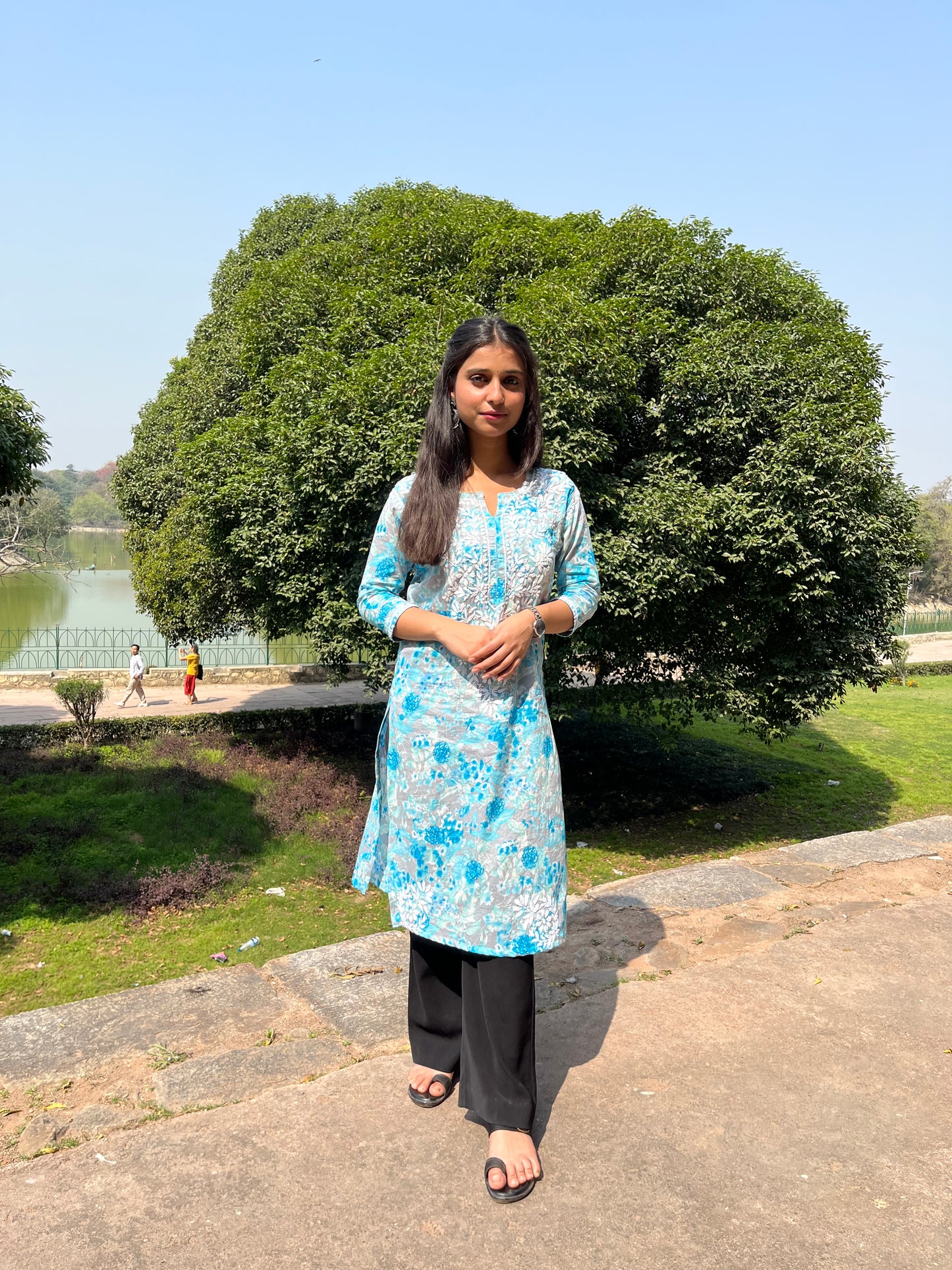 Zainab mulmul kurti