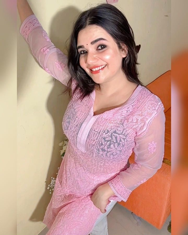 Looking very cute 😍😘💕❤️ wearing lovely embroidered Indian kurti with  tights | Hot dresses tight, Beautiful girls dresses, Female celebrity  fashion