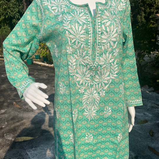 Noori rayon kurti