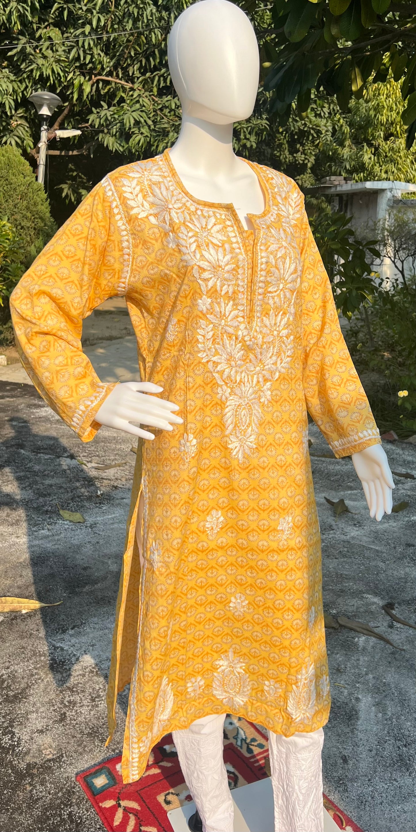 Noori Rayon kurti